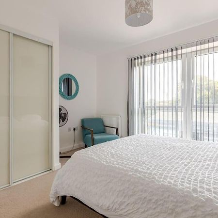 Stylish Station Apartment In Rochester With Free Parking Wainscot Εξωτερικό φωτογραφία