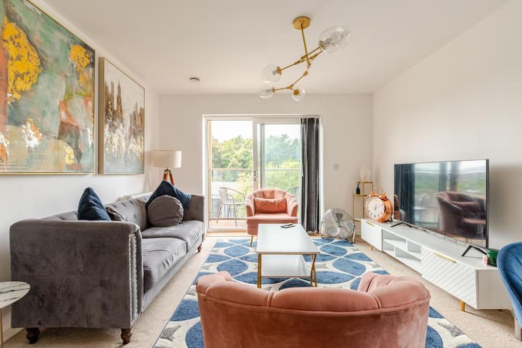 Stylish Station Apartment In Rochester With Free Parking Wainscot Εξωτερικό φωτογραφία