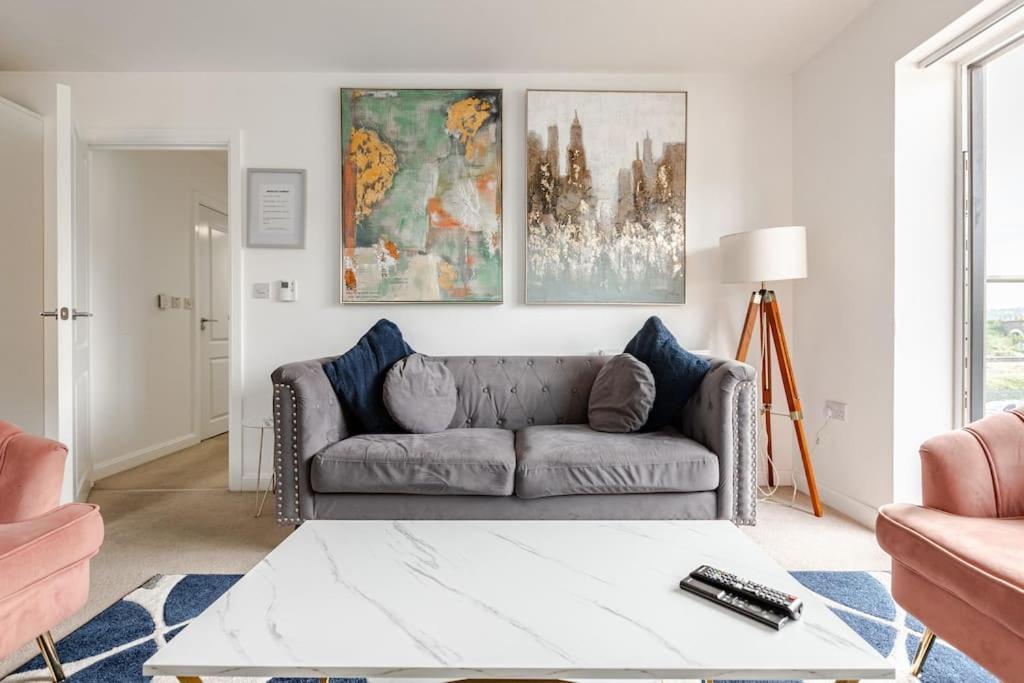 Stylish Station Apartment In Rochester With Free Parking Wainscot Εξωτερικό φωτογραφία